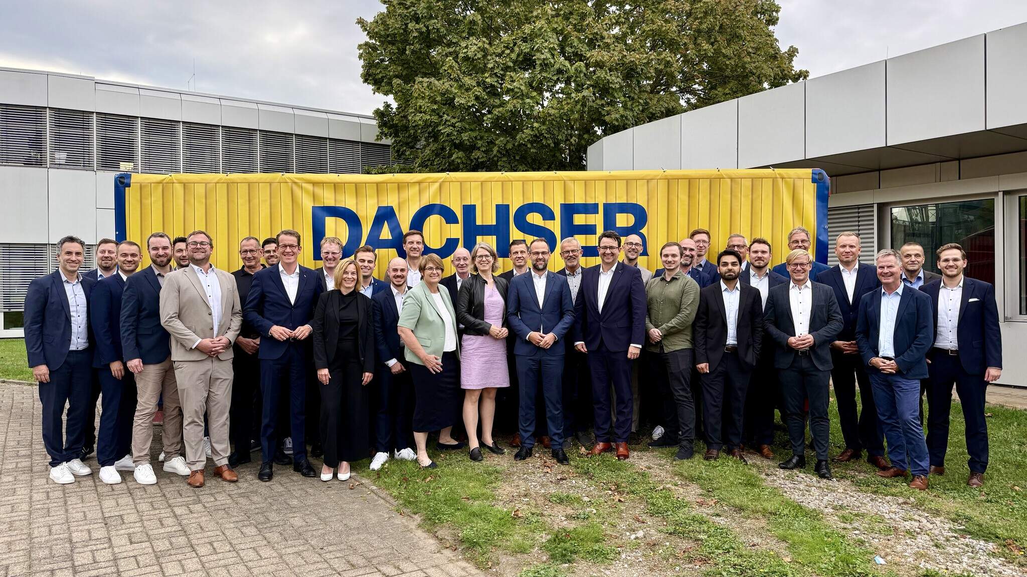 Equipos conjuntos de I+D de DACHSER, Fraunhofer IAIS y Fraunhofer IML en el DACHSER Enterprise Lab.